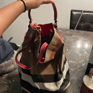 Burberry bucket bag